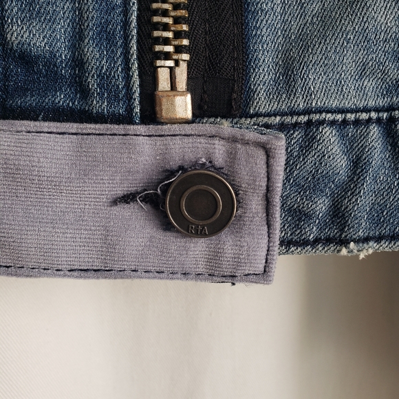 NWT R+A / RTA Distressed Jean Jacket - Picture 7 of 10